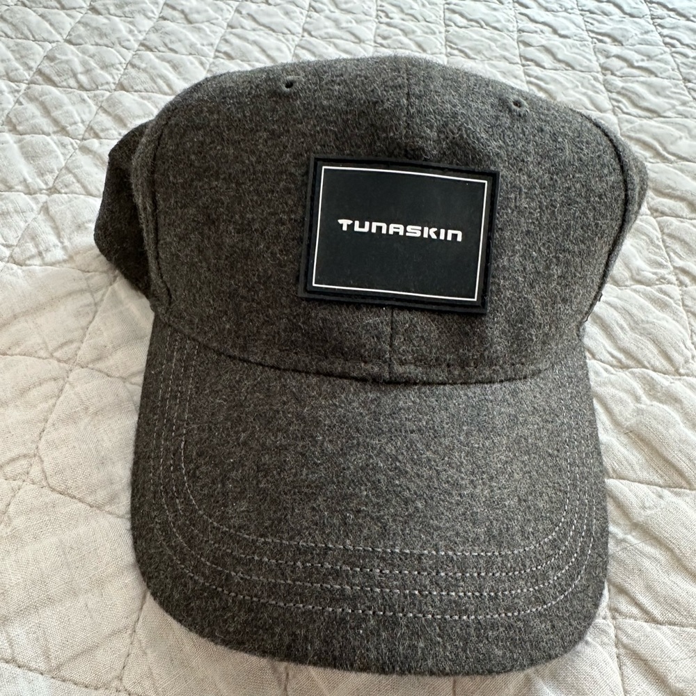 Tunaskin Dark Grey Hat